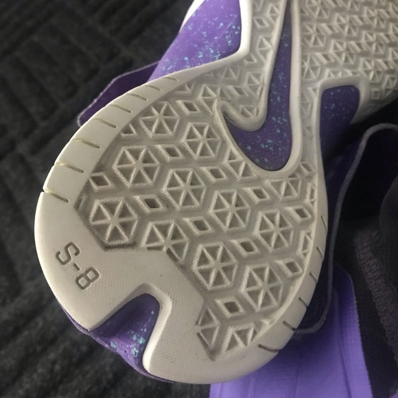 Nike Sneakers - Picture 7 of 7